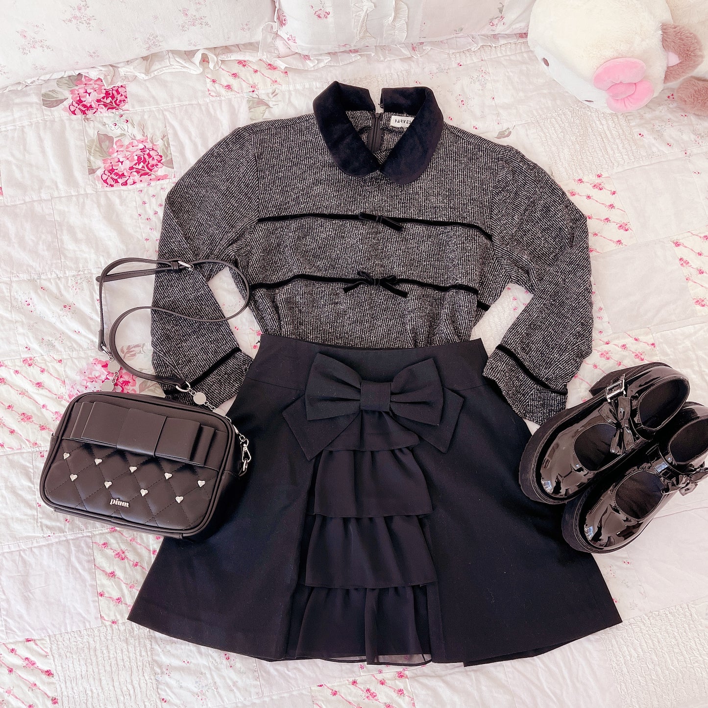 gray ribbon accent collared top