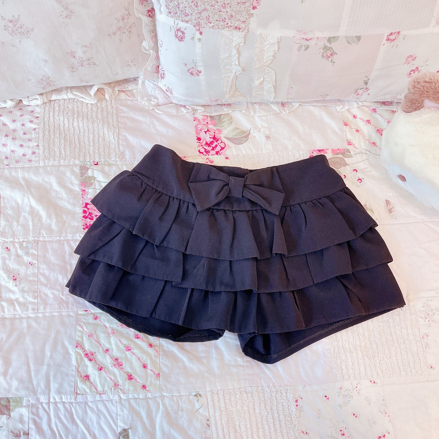 ribbon ruffle shorts