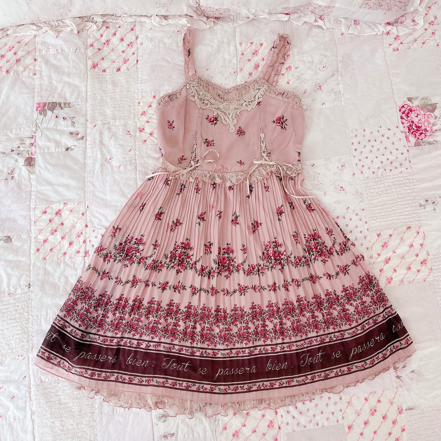 axes femme mauve floral dress