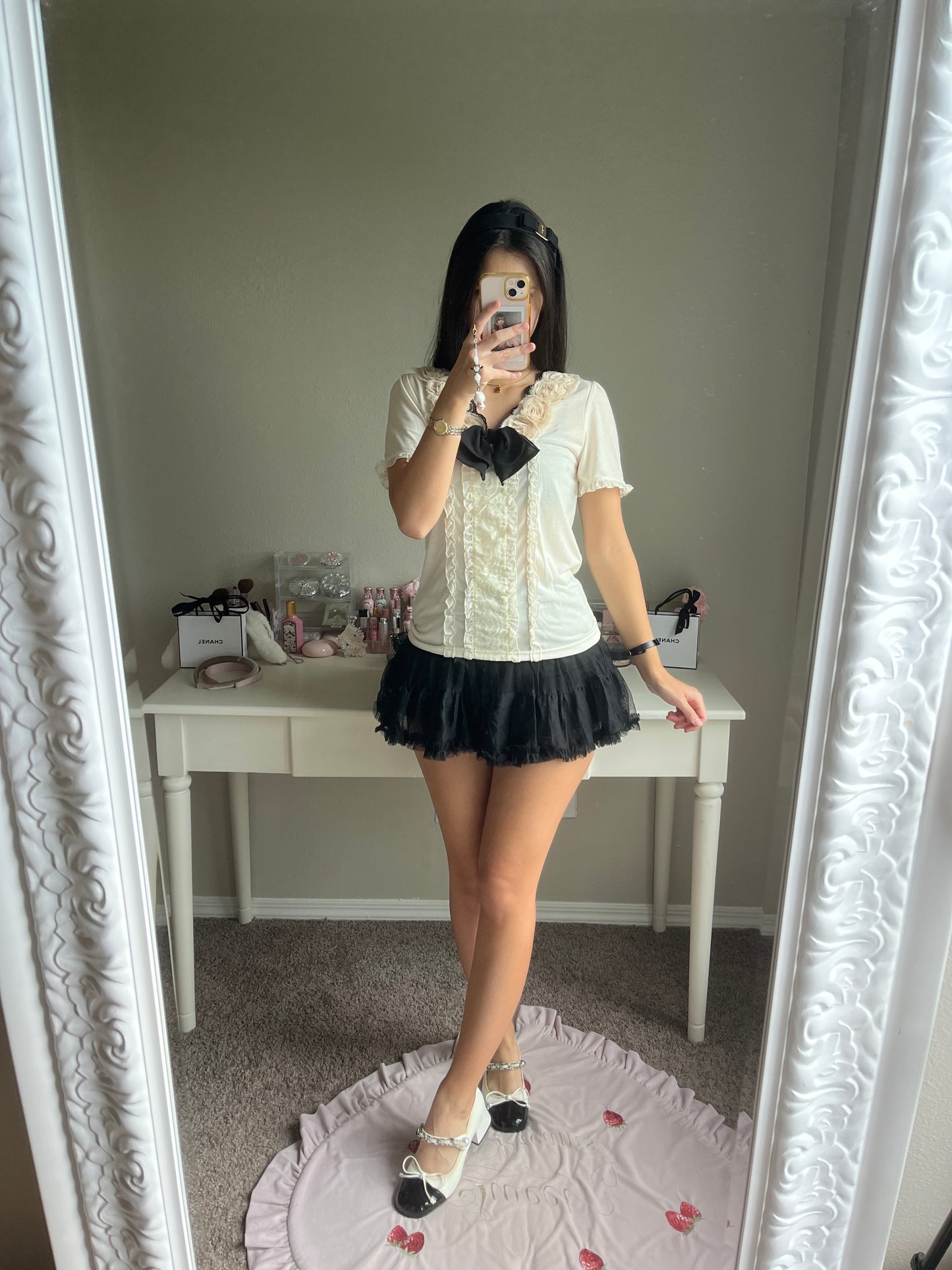 cream rose accent top