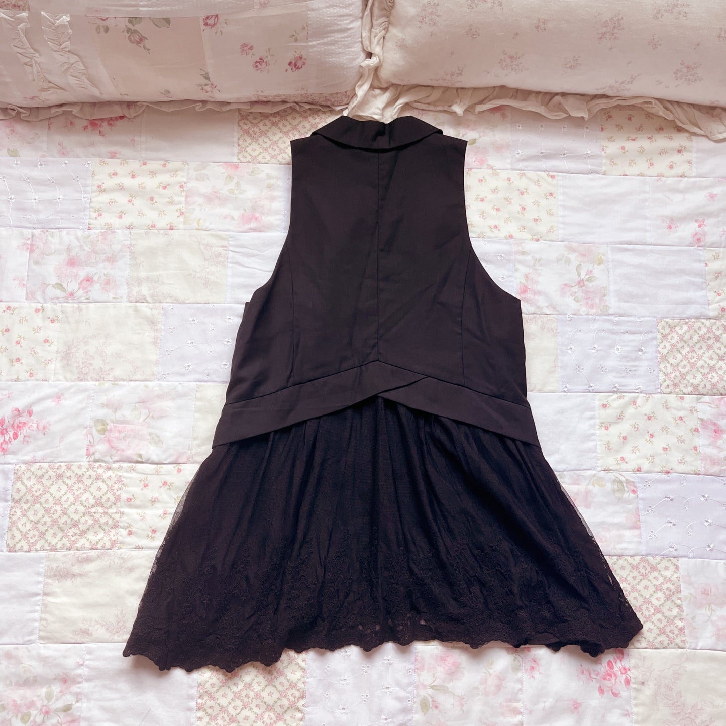 axes femme long black vest