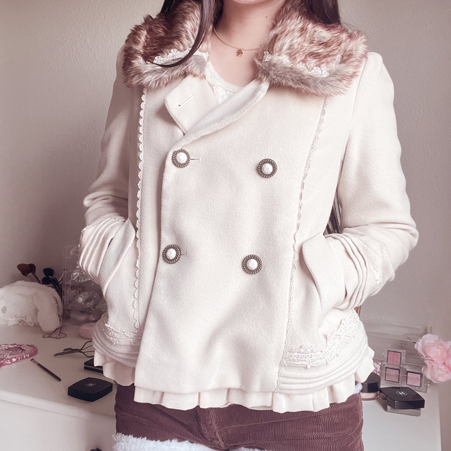 axes femme beige short coat