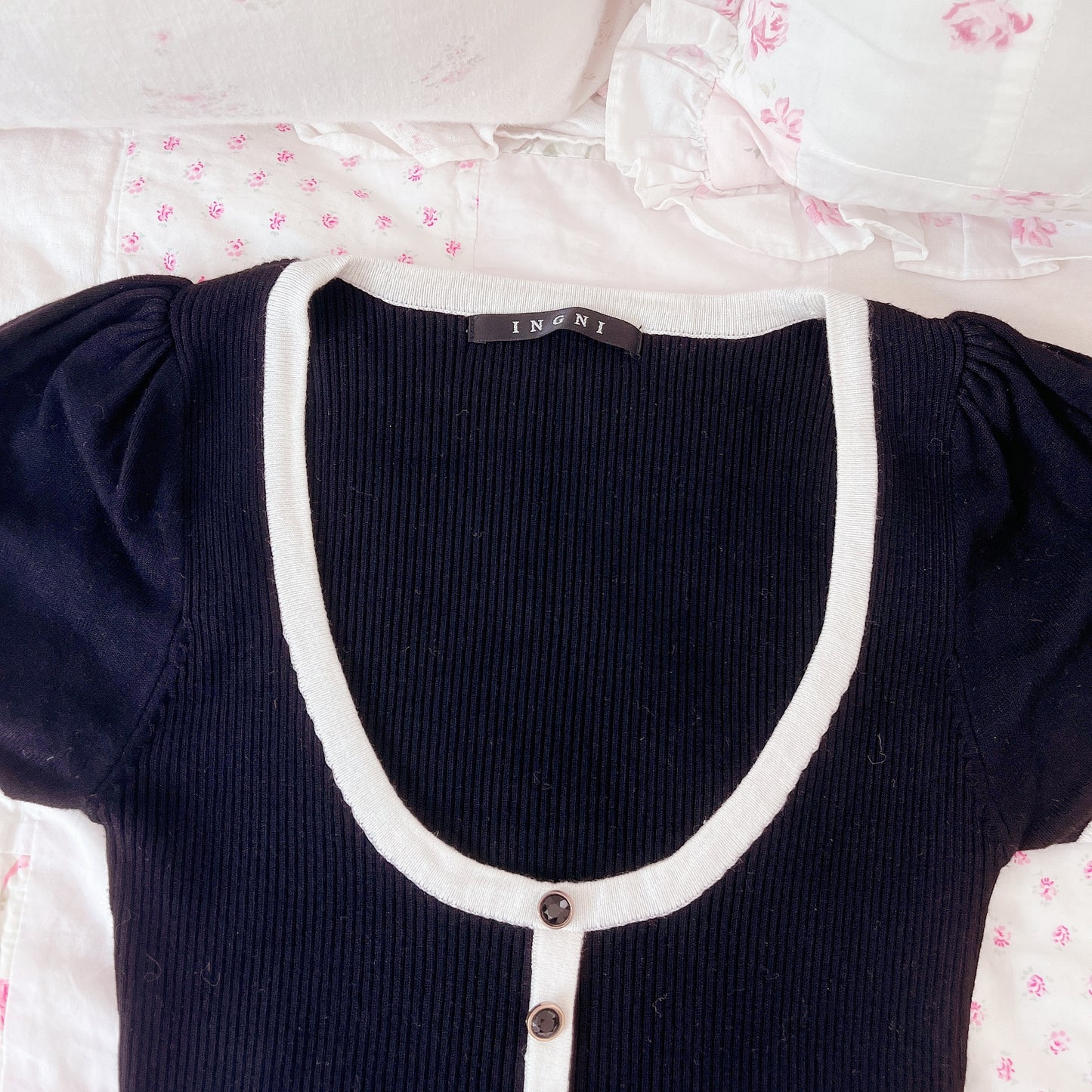 black scoopneck contrast knit