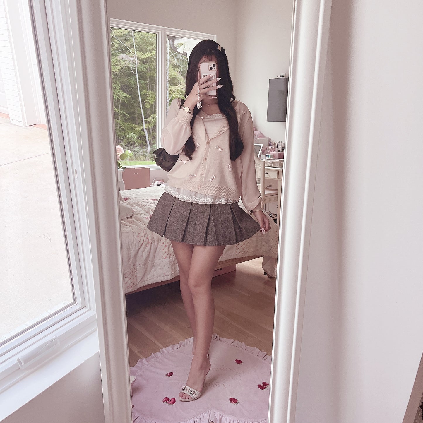 brown pleated skirt