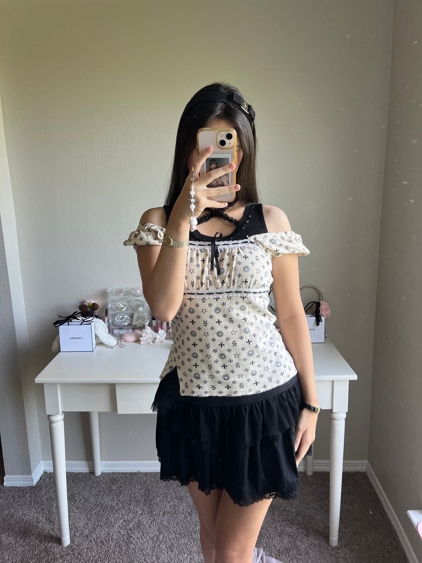 cream skull accent milkmaid top