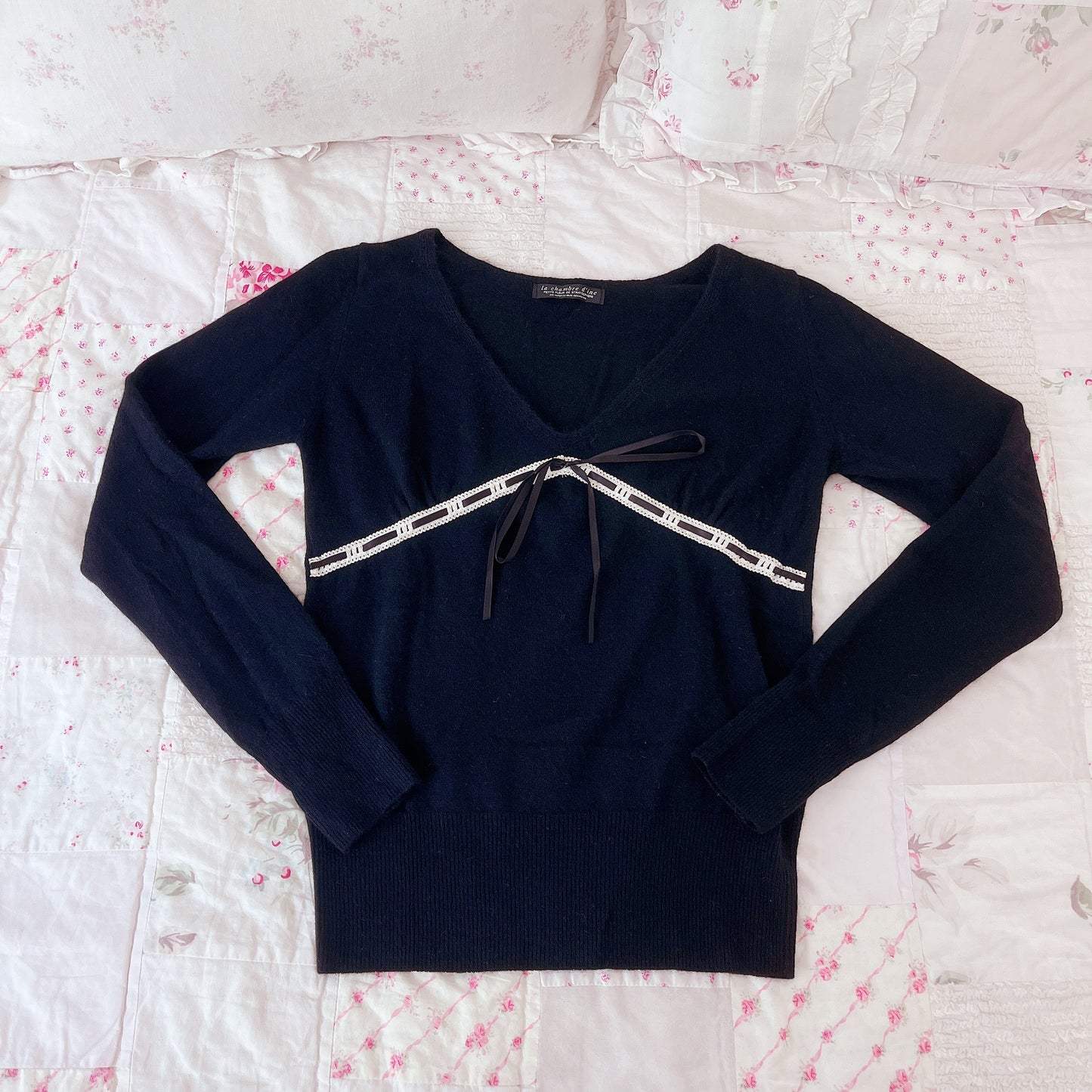 black contrast ribbon vneck sweater