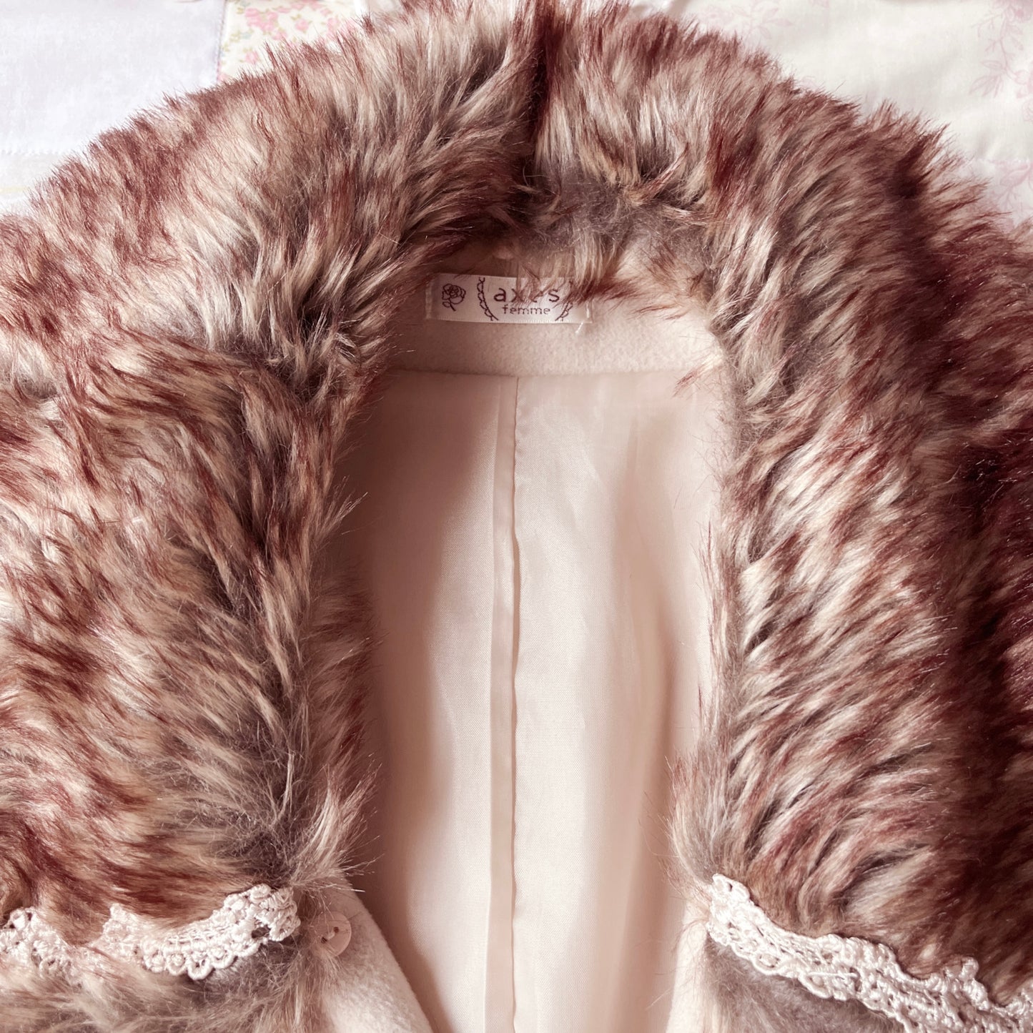 axes femme beige short coat