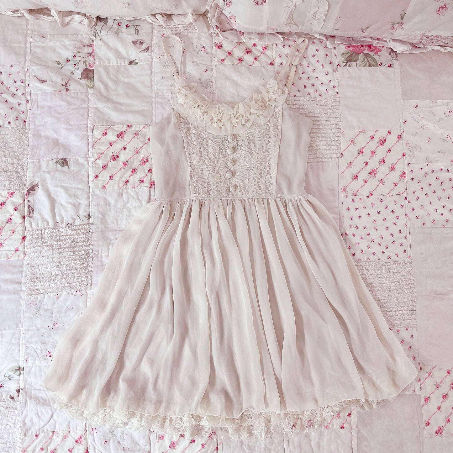 cream lace bodice chiffon dress