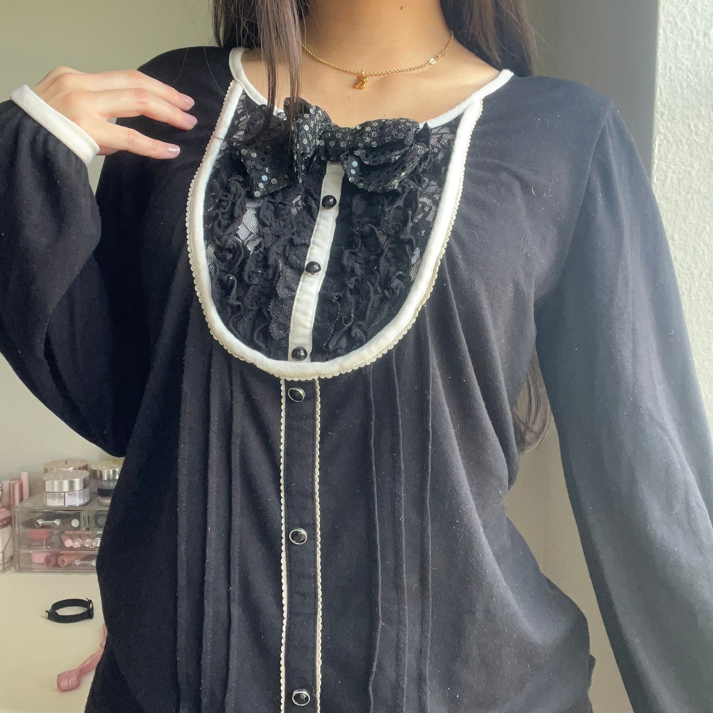soft black ribbon accent shoujo top (LL)