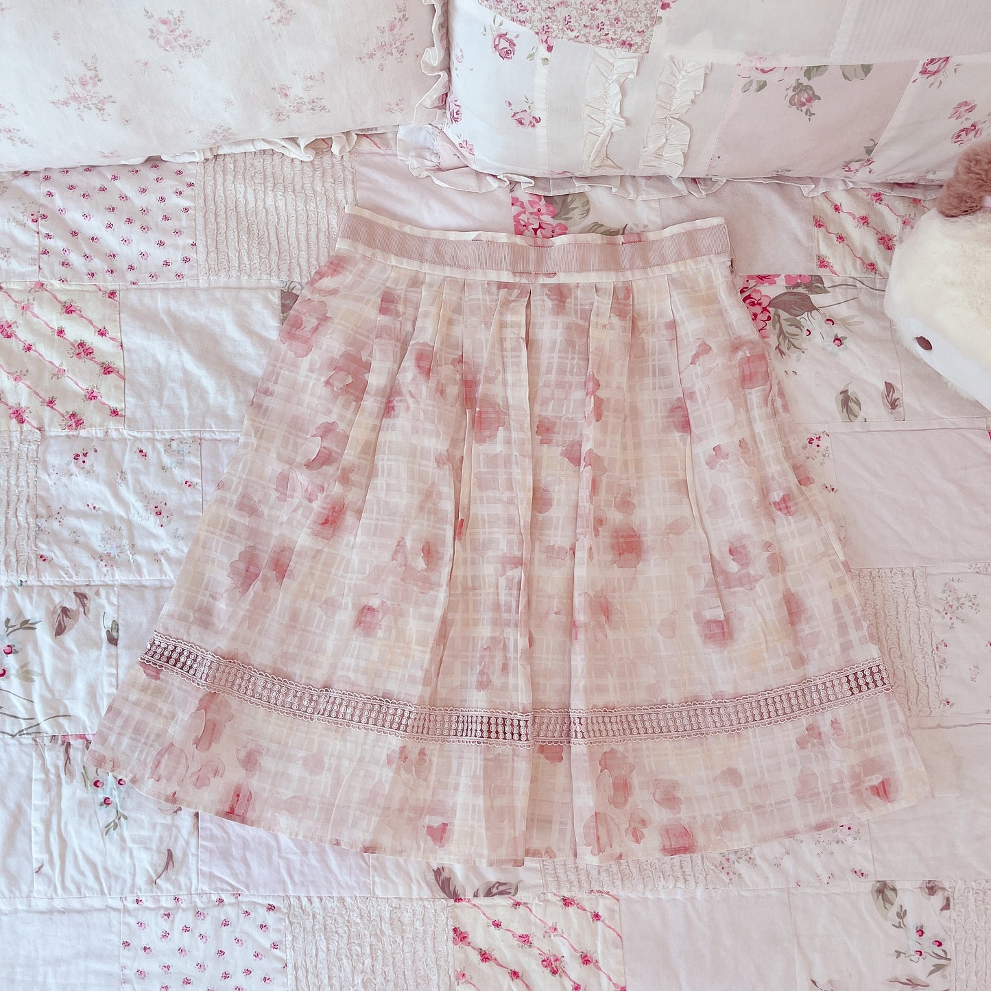 pink floral knee-length skirt