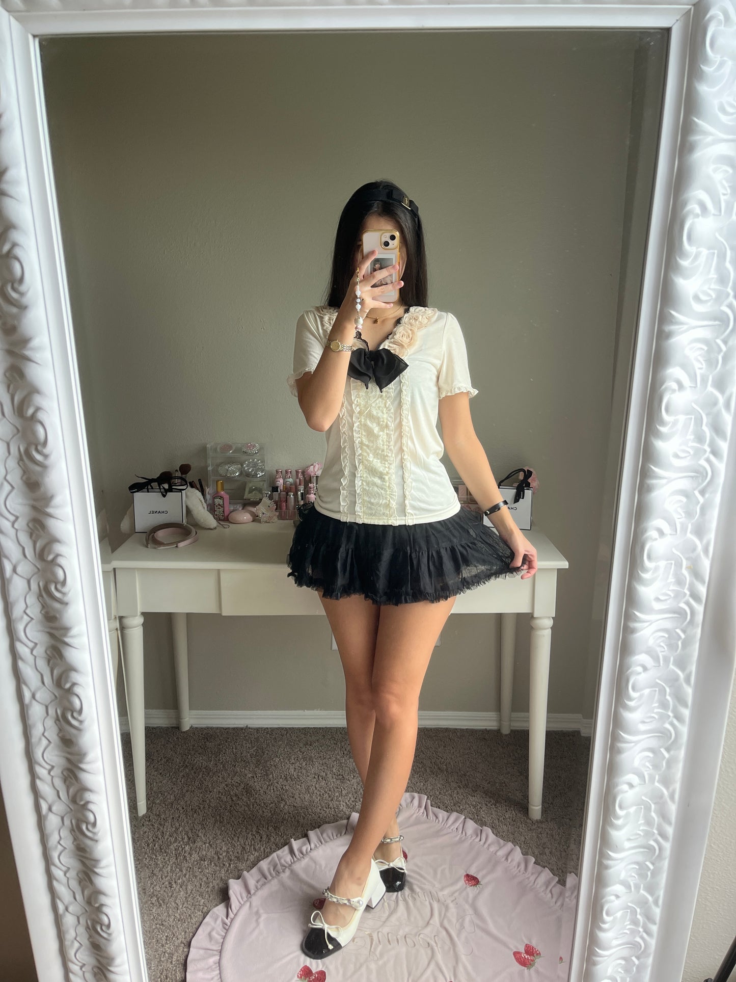cream rose accent top