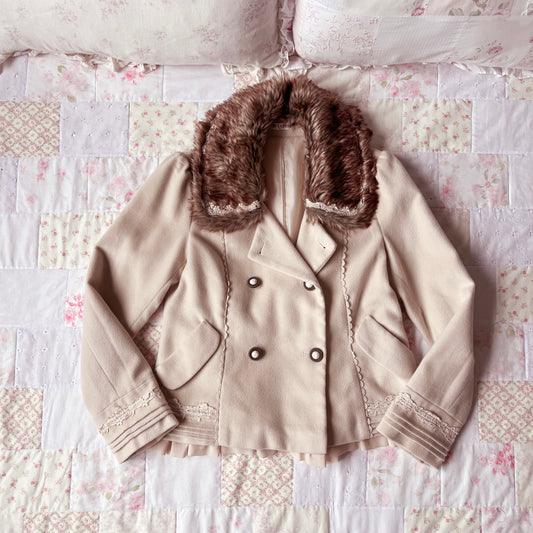 axes femme beige short coat