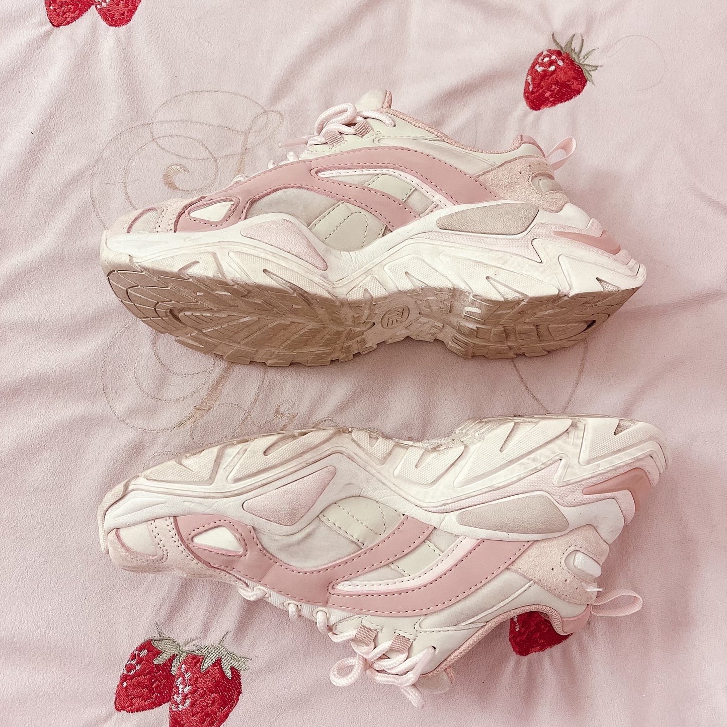 fila light heart iteration sneakers