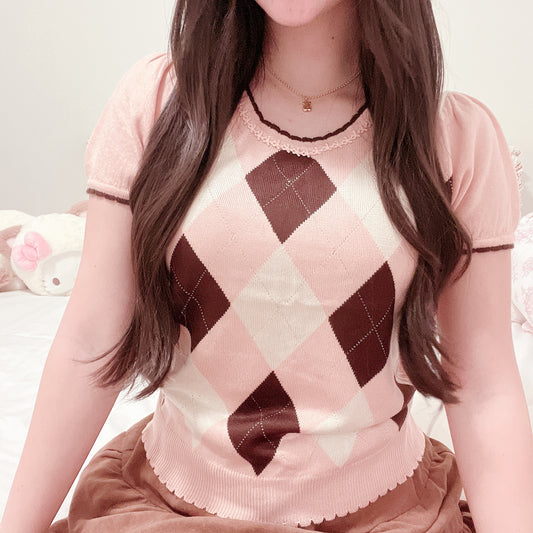 brown and pink argyle knit