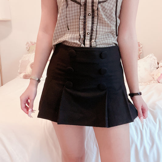 button accent black mini skirt