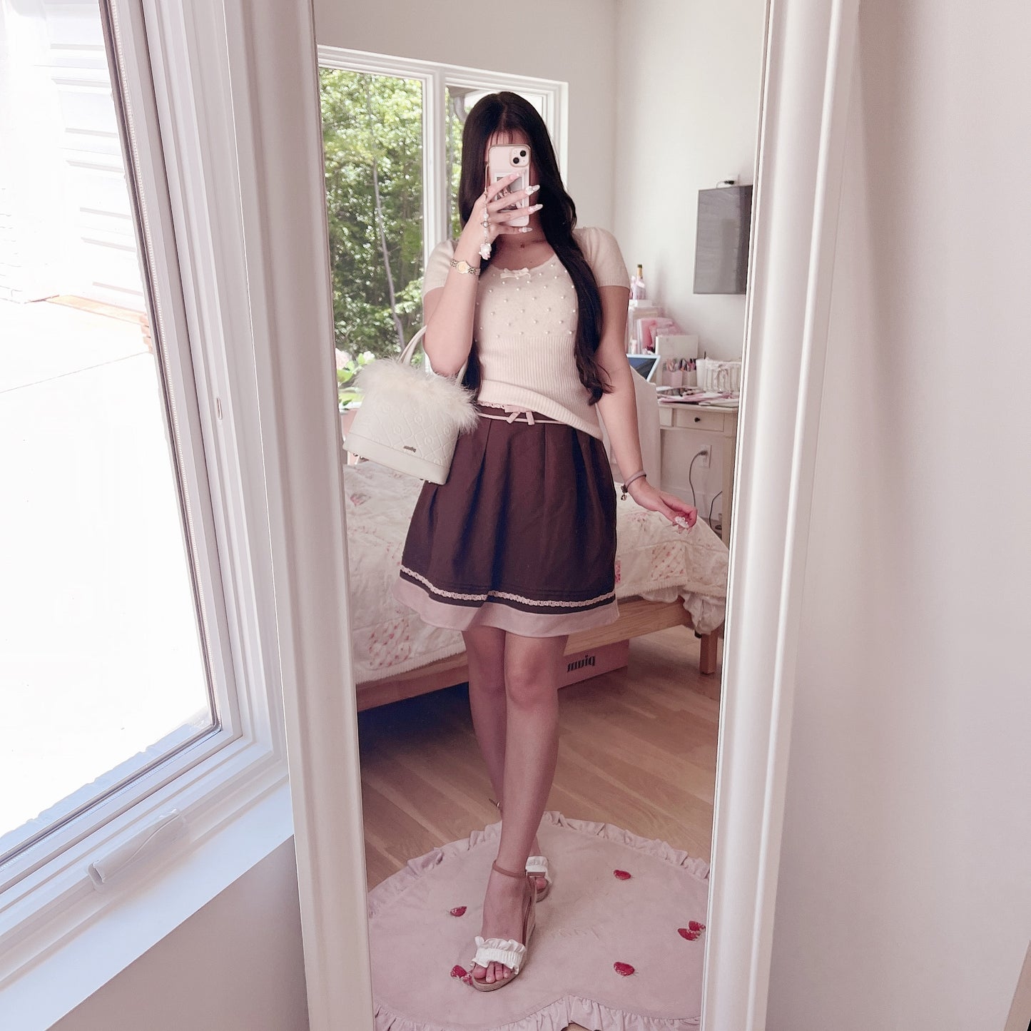 brown and pink skirt