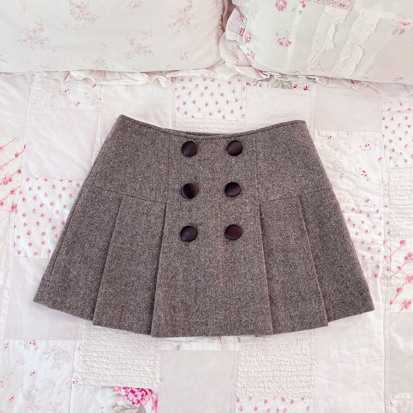 button accent tweedy skirt