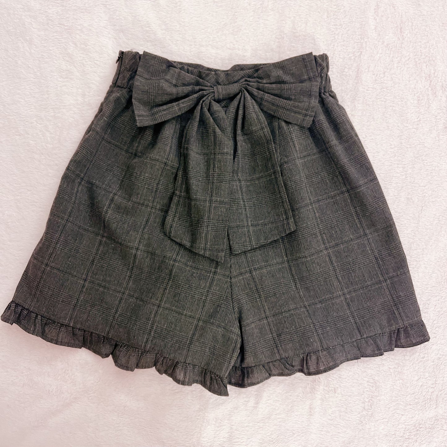 Evelyn back ribbon check shorts