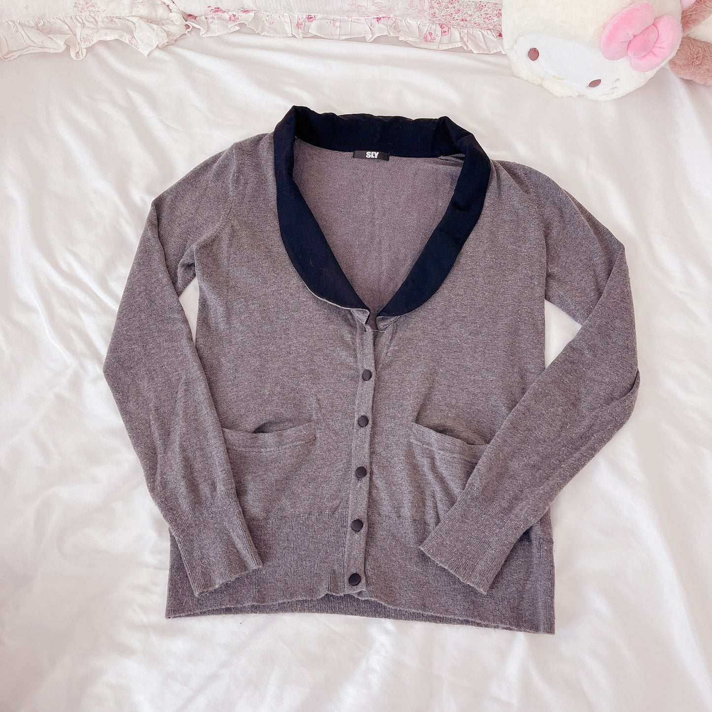 gray accent lapel cardigan