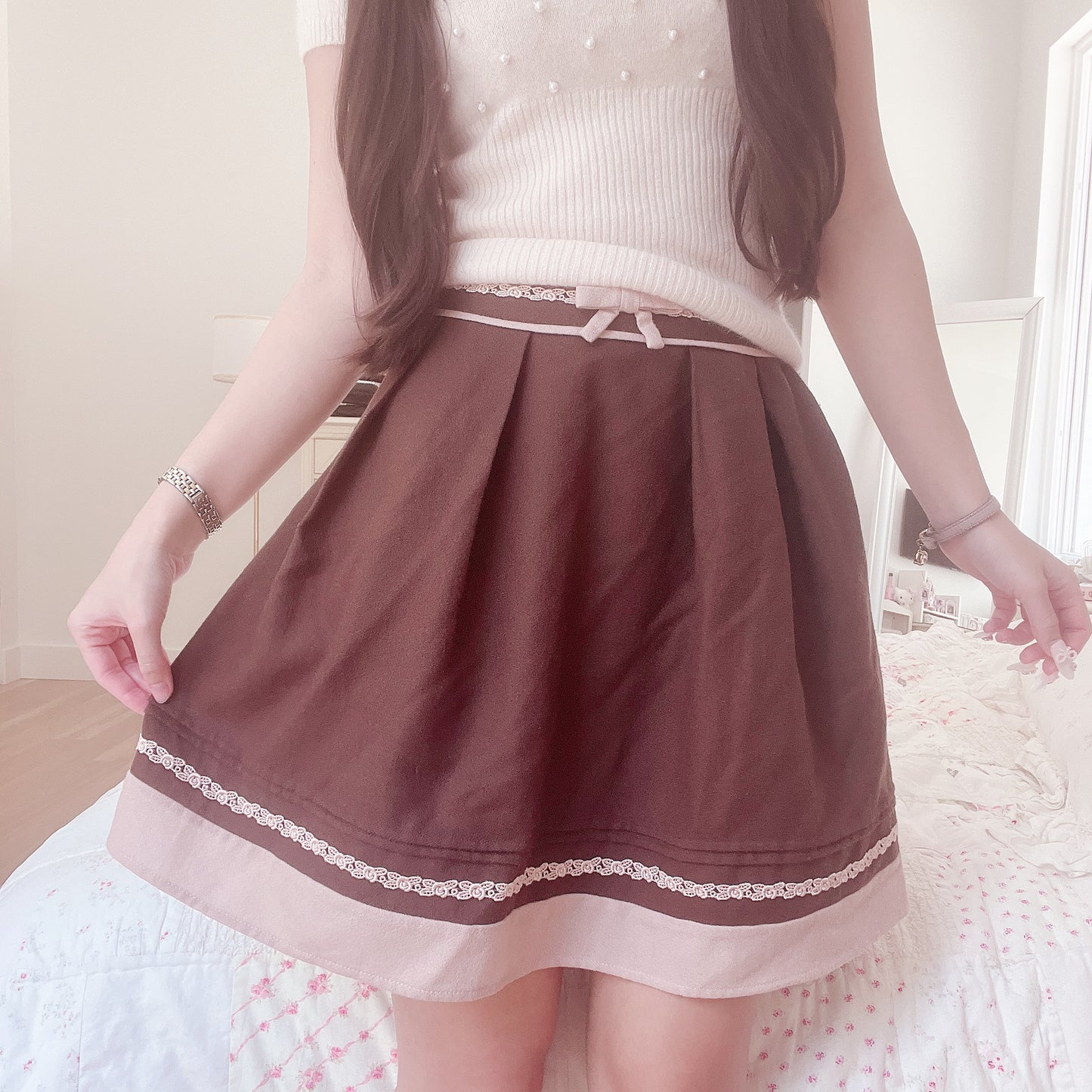 brown and pink skirt