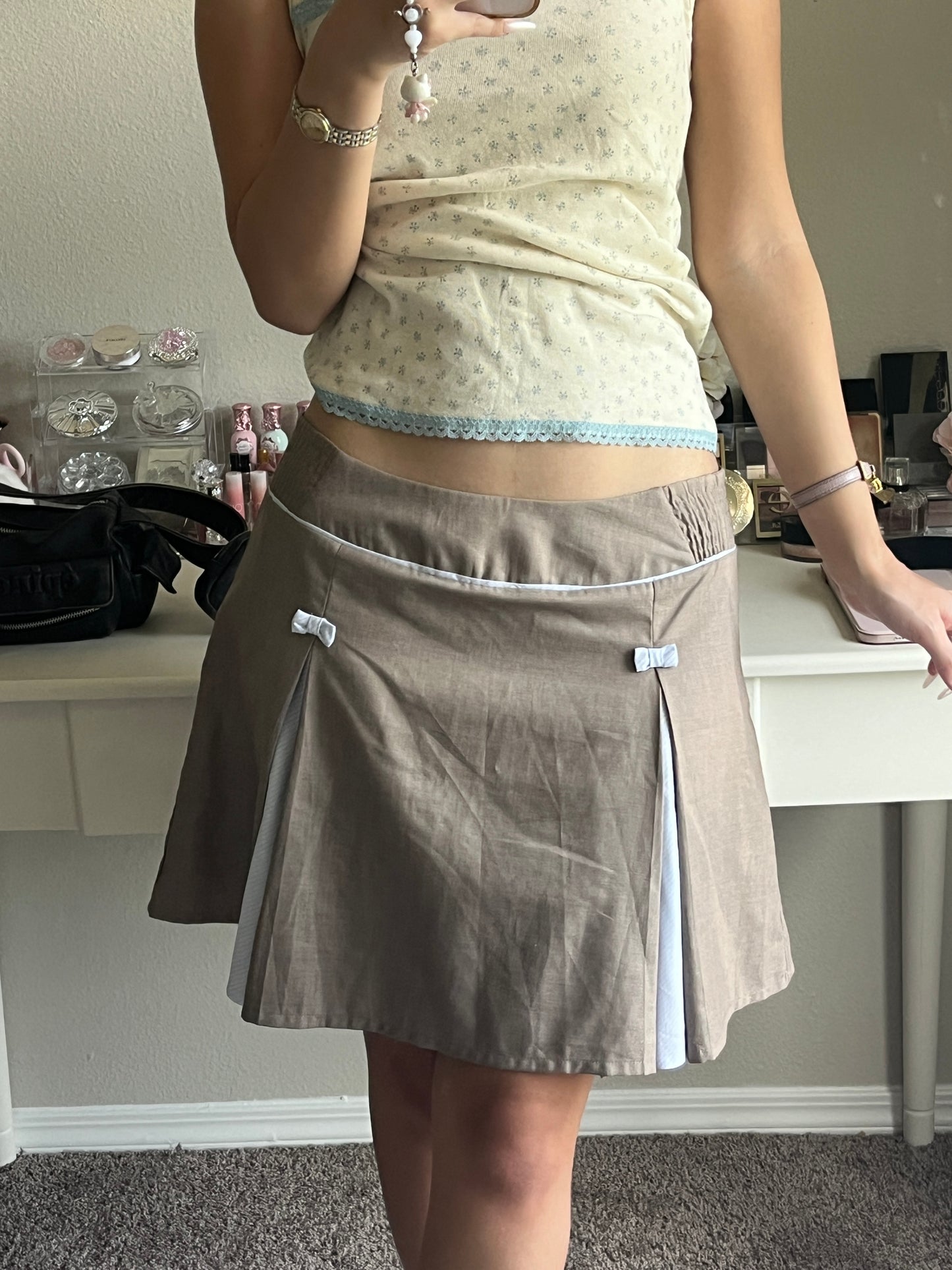 brown box pleat ribbon accent skirt