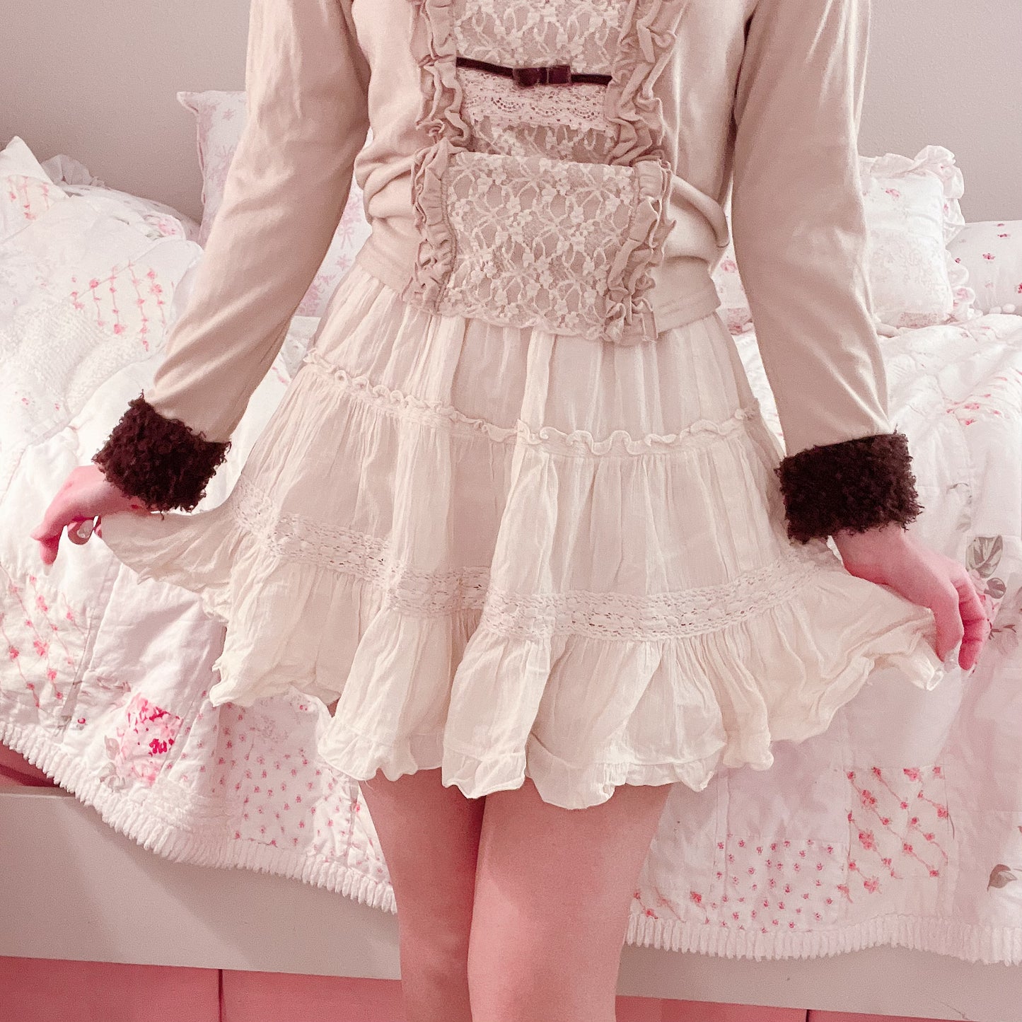 beige ruffled skirt